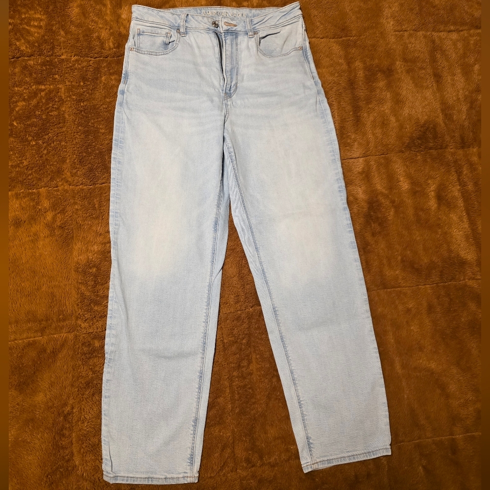 American Eagle Mom Straight Jean
